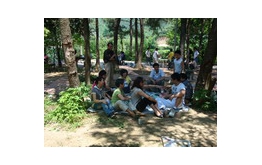 活跃的击鼓传瓶活动